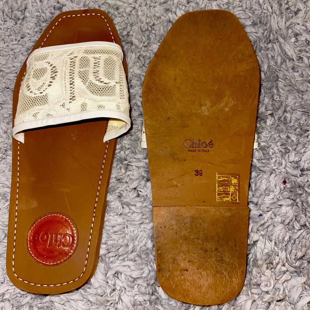 Chloe woody flats